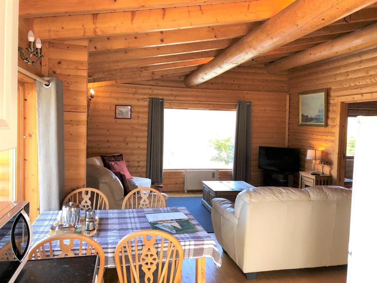 Glenshee Glenbeag Mountain Lodges מראה חיצוני תמונה
