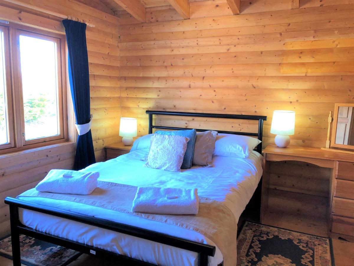Glenshee Glenbeag Mountain Lodges מראה חיצוני תמונה